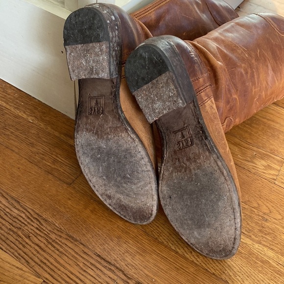 Frye - Picture 7 of 8